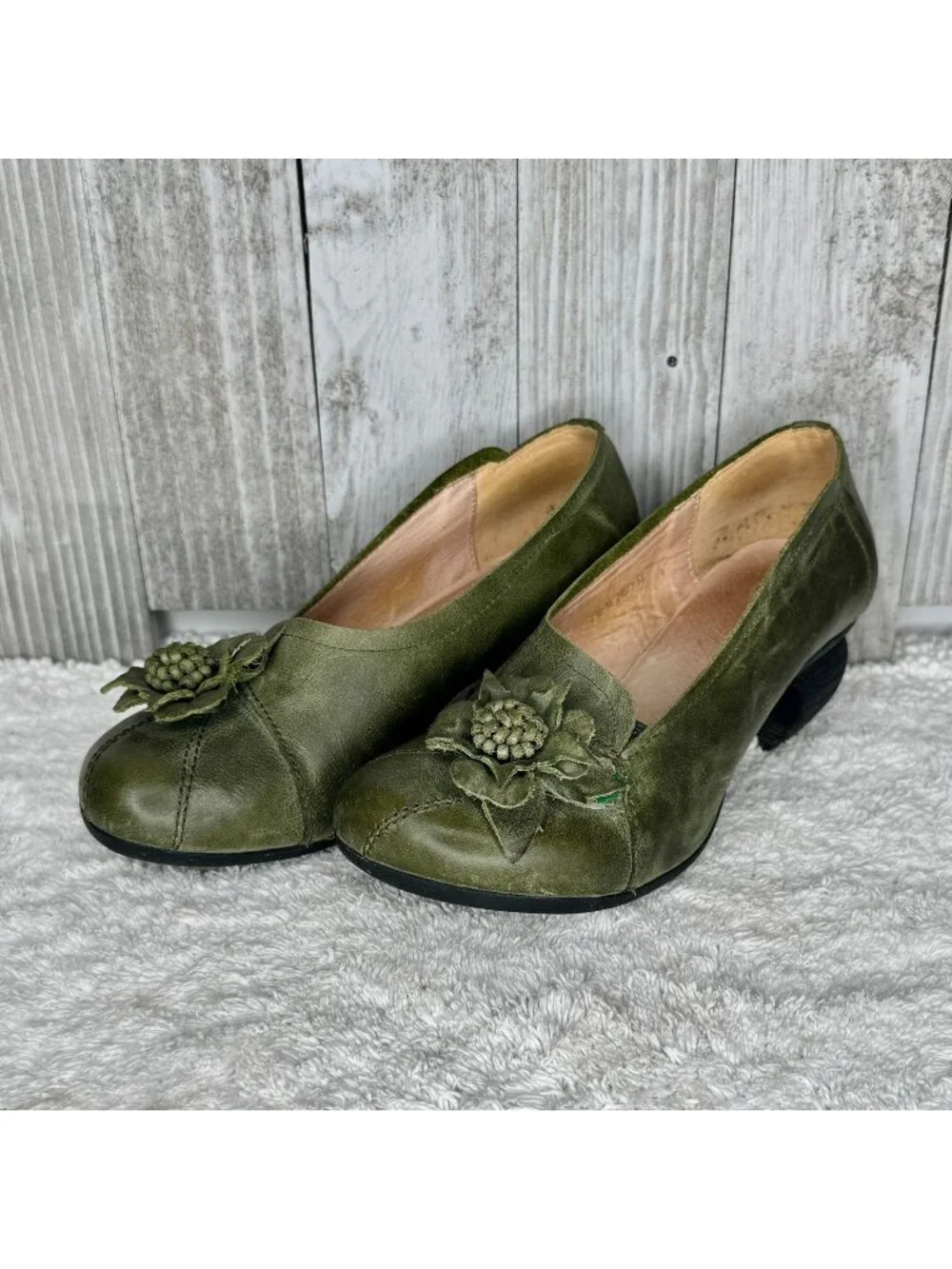 Boutique Handmade Chunky Heel Green Leather Pumps Size 7.5M